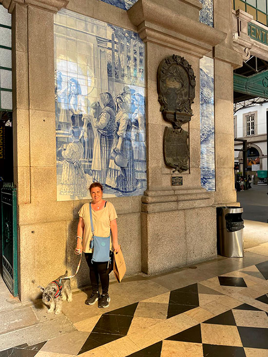 Con Olivia en la Estación San Benito de Oporto