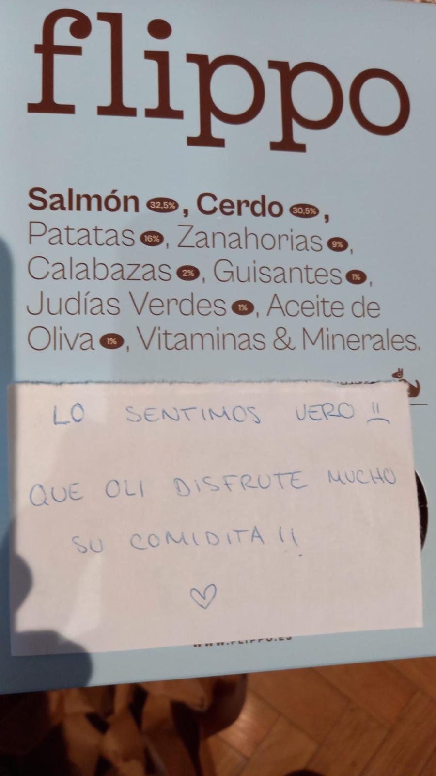 Caja de menú cocinado de cerdo y salmón de la marca Flippo