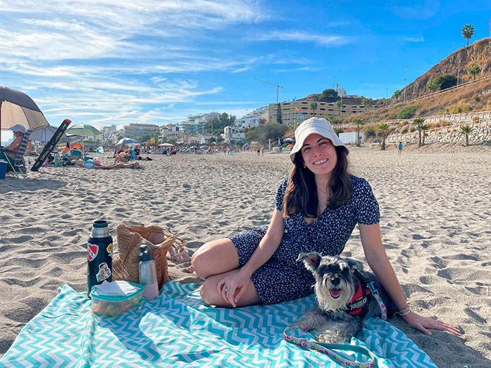 Perro en la playa El Carbajal Benalmádena, Málaga